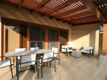 RESIDENCIA DE LUJO EN PAKAKUNA: UN PARAÍSO EXCLUSIVO ENTRE NATURALEZA Y COMODIDAD