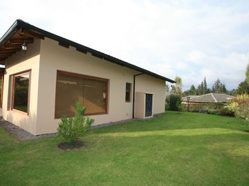 RESIDENCIA DE LUJO EN PAKAKUNA: UN PARAÍSO EXCLUSIVO ENTRE NATURALEZA Y COMODIDAD