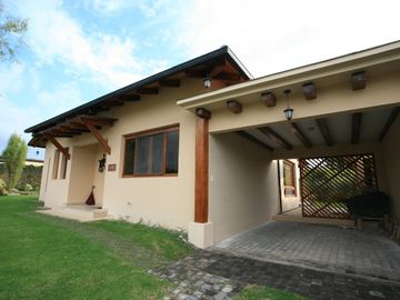 RESIDENCIA DE LUJO EN PAKAKUNA: UN PARAÍSO EXCLUSIVO ENTRE NATURALEZA Y COMODIDAD