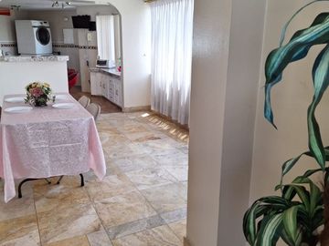 EXCELENTE DEPARTAMENTO EN EL CORAZÓN DE QUITO:  ESPACIO Y UBICACIÓN IDEAL