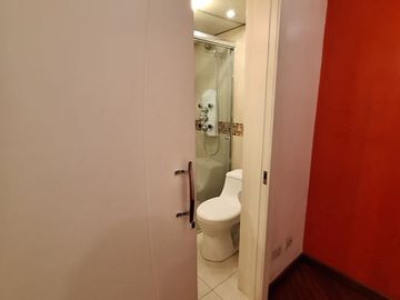 EXCELENTE DEPARTAMENTO EN EL CORAZÓN DE QUITO:  ESPACIO Y UBICACIÓN IDEAL