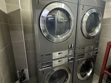 VENDE Departamento 1D,1B metro Santa Ana