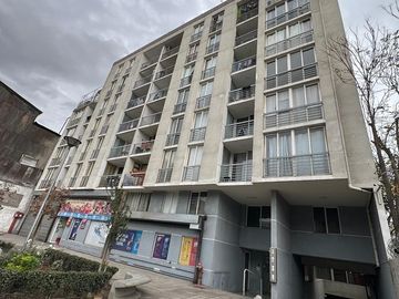 VENDE Departamento 1D,1B metro Santa Ana