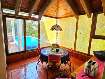 LAS CAÑADAS CASA EN VENTA CON PROYECTO ÚNICO Y HERMOSO JARDÍN