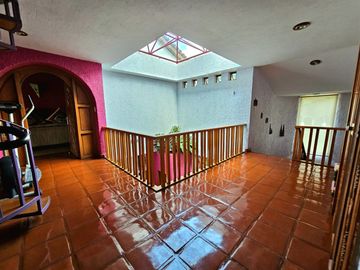 LAS CAÑADAS CASA EN VENTA CON PROYECTO ÚNICO Y HERMOSO JARDÍN