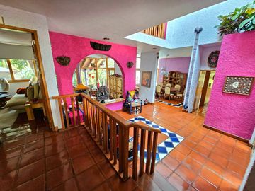 LAS CAÑADAS CASA EN VENTA CON PROYECTO ÚNICO Y HERMOSO JARDÍN