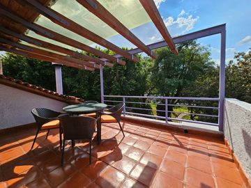 LAS CAÑADAS CASA EN VENTA CON PROYECTO ÚNICO Y HERMOSO JARDÍN