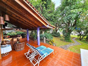 LAS CAÑADAS CASA EN VENTA CON PROYECTO ÚNICO Y HERMOSO JARDÍN