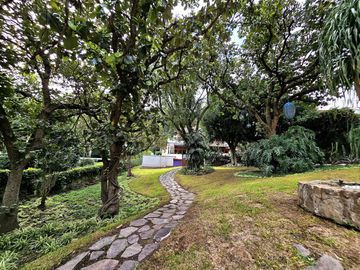 LAS CAÑADAS CASA EN VENTA CON PROYECTO ÚNICO Y HERMOSO JARDÍN
