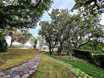 LAS CAÑADAS CASA EN VENTA CON PROYECTO ÚNICO Y HERMOSO JARDÍN