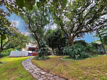LAS CAÑADAS CASA EN VENTA CON PROYECTO ÚNICO Y HERMOSO JARDÍN