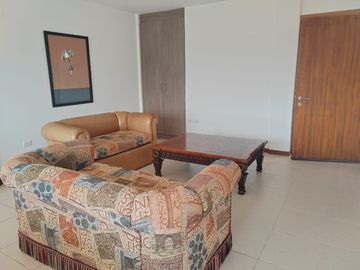 VENDO DEPARTAMENTO EN TUMBACO - CERCA AL WILLIAM SHAKESPEARE