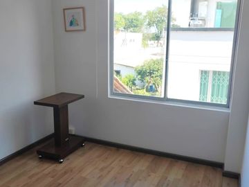 VENDO DEPARTAMENTO EN TUMBACO - CERCA AL WILLIAM SHAKESPEARE