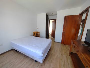 VENDO DEPARTAMENTO EN TUMBACO - CERCA AL WILLIAM SHAKESPEARE
