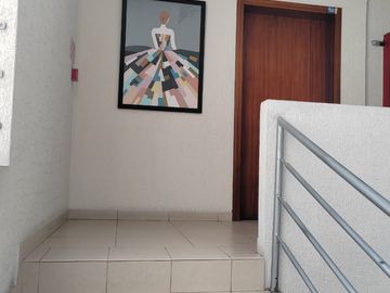 VENDO DEPARTAMENTO EN TUMBACO - CERCA AL WILLIAM SHAKESPEARE