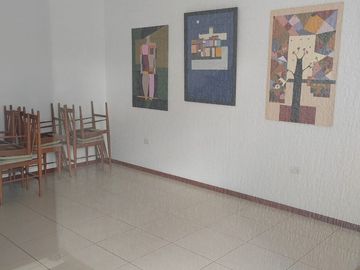 VENDO DEPARTAMENTO EN TUMBACO - CERCA AL WILLIAM SHAKESPEARE