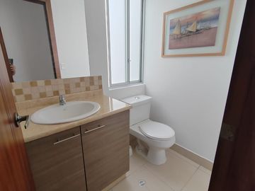VENDO DEPARTAMENTO EN TUMBACO - CERCA AL WILLIAM SHAKESPEARE