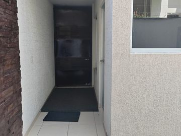 VENDO DEPARTAMENTO EN TUMBACO - CERCA AL WILLIAM SHAKESPEARE