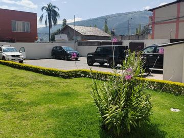 VENDO DEPARTAMENTO EN TUMBACO - CERCA AL WILLIAM SHAKESPEARE