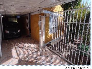 Casa 2 Pisos, Acceso Cerrado, Cercana Metro Plaza De Maipú