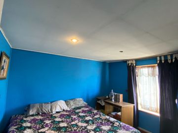 Vendo Casa Amoblada De 2 Pisos; 5d, 2b Y 3 Estacionamientos