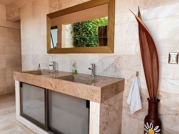 Xochitepec Morelos Casa en Venta con gran jardín y alberca