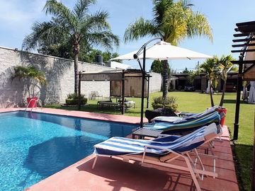 Xochitepec Morelos Casa en Venta con gran jardín y alberca