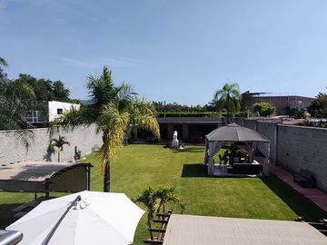 Xochitepec Morelos Casa en Venta con gran jardín y alberca