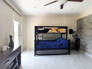 Xochitepec Morelos Casa en Venta con gran jardín y alberca