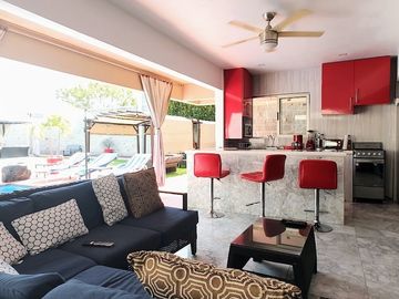 Xochitepec Morelos Casa en Venta con gran jardín y alberca