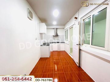 Townhouse, Chalida Village, Rangsit-Klong 3, Pathum Thani, near Wat Dhammakaya