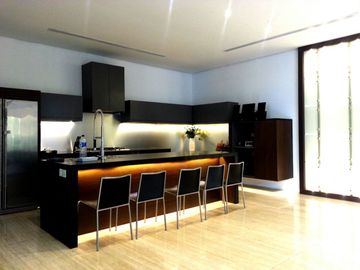 Dijual Rumah Jalan Taman Kencana Permai Pondok Indah Jakarta Selatan Unit Brand New Tropical Modern Mewah Bagus Strategis