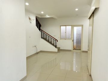 Dijual Rumah Cantik Cluster Faraday Gading Serpong Tangerang Selatan Murah Bagus Lokasi Strategis Nyaman