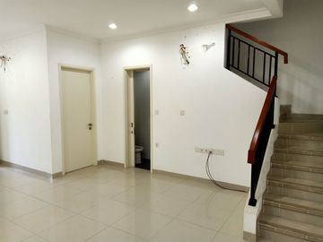Dijual Rumah Cantik Cluster Faraday Gading Serpong Tangerang Selatan Murah Bagus Lokasi Strategis Nyaman