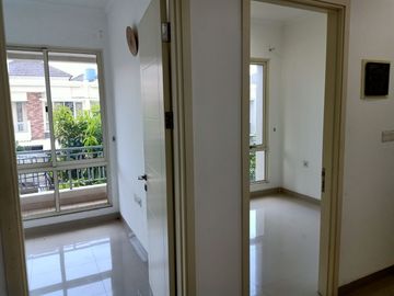 Dijual Rumah Cantik Cluster Faraday Gading Serpong Tangerang Selatan Murah Bagus Lokasi Strategis Nyaman