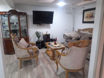 SE VENDE CASA CON PAPELERIA DE 40 AÑOS DE ACREDITACION