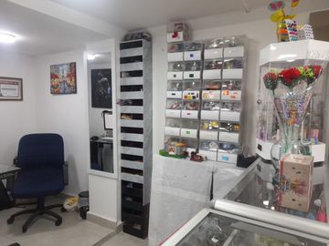 SE VENDE CASA CON PAPELERIA DE 40 AÑOS DE ACREDITACION