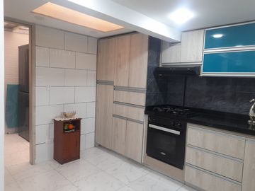 SE VENDE CASA CON PAPELERIA DE 40 AÑOS DE ACREDITACION