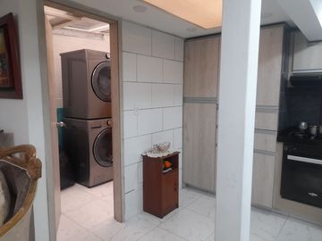 SE VENDE CASA CON PAPELERIA DE 40 AÑOS DE ACREDITACION