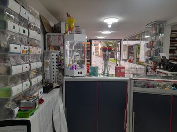 SE VENDE CASA CON PAPELERIA DE 40 AÑOS DE ACREDITACION