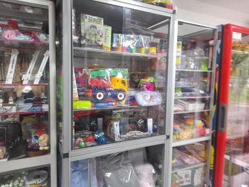 SE VENDE CASA CON PAPELERIA DE 40 AÑOS DE ACREDITACION