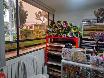 SE VENDE CASA CON PAPELERIA DE 40 AÑOS DE ACREDITACION