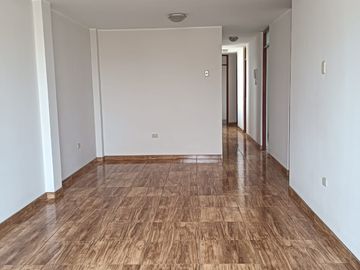 Departamento en Venta en Av. Santa Rosa SMP