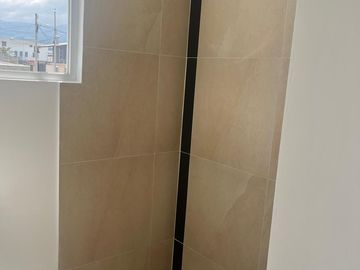 CASA EN VENTA POR ESTRENAR 3  DORMITORIOS SANGOLQUI