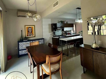 En VENTA Casa Moderna Ubicación Privilegiada. Fracc. Veneros Residencial