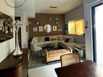 En VENTA Casa Moderna Ubicación Privilegiada. Fracc. Veneros Residencial