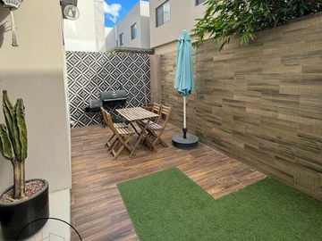 En VENTA Casa Moderna Ubicación Privilegiada. Fracc. Veneros Residencial
