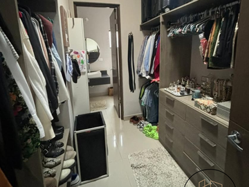En VENTA Casa Moderna Ubicación Privilegiada. Fracc. Veneros Residencial