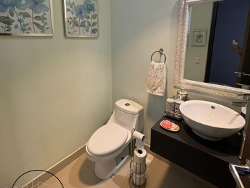 En VENTA Casa Moderna Ubicación Privilegiada. Fracc. Veneros Residencial