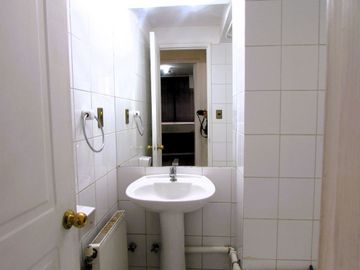 2 Dorm, 2 Bañ, Est, Bod. Cerca Metro Moneda Y Parque Almagro